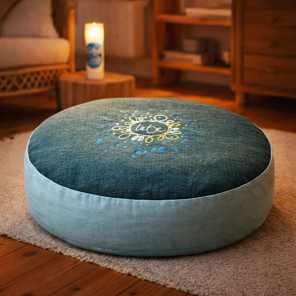 Handgemachtes Premium-Bodenkissen für Yoga, Meditation und spirituelle Praxis – jetzt im SignShop Tirol online kaufen