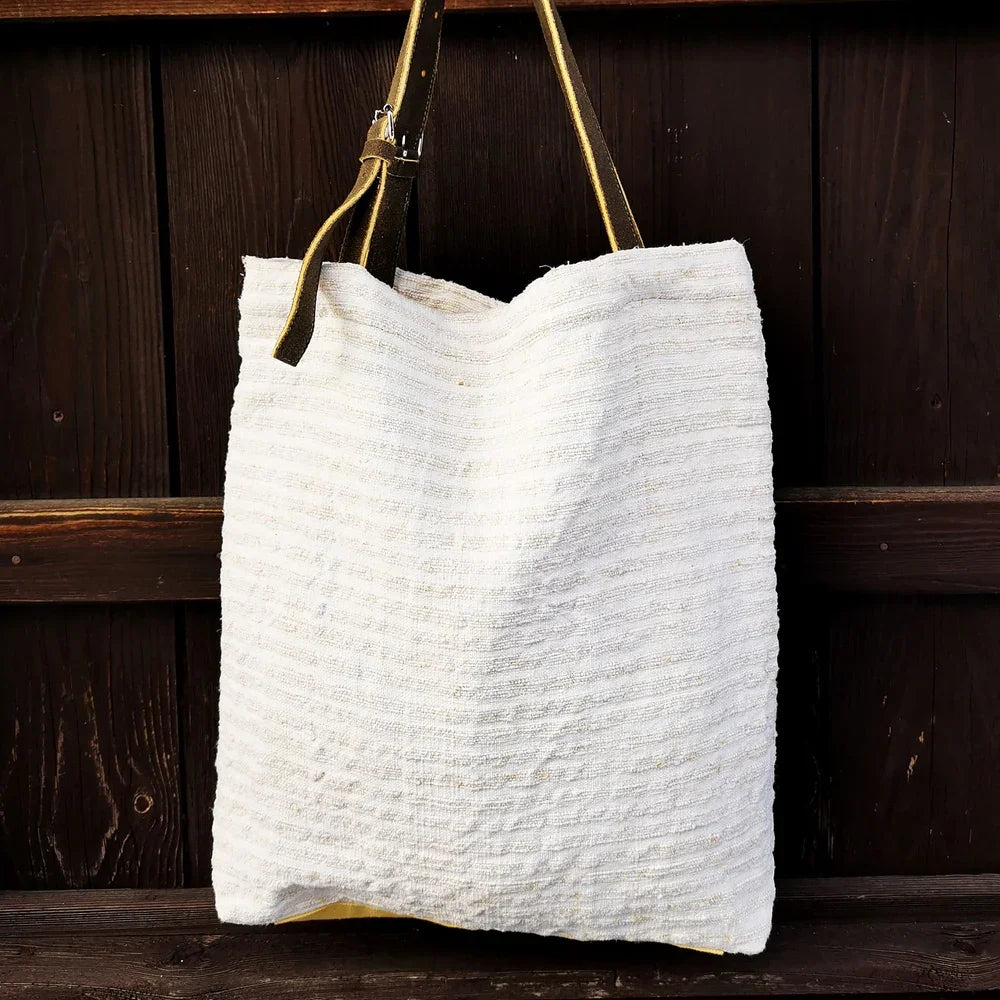Original Schultertasche aus Bauernleinen & Hirschleder – SignShop.Tirol, einzigartige Tasche, handgemacht, wertvolles Accessoire für Lebensfreude, Stil und Inspiration