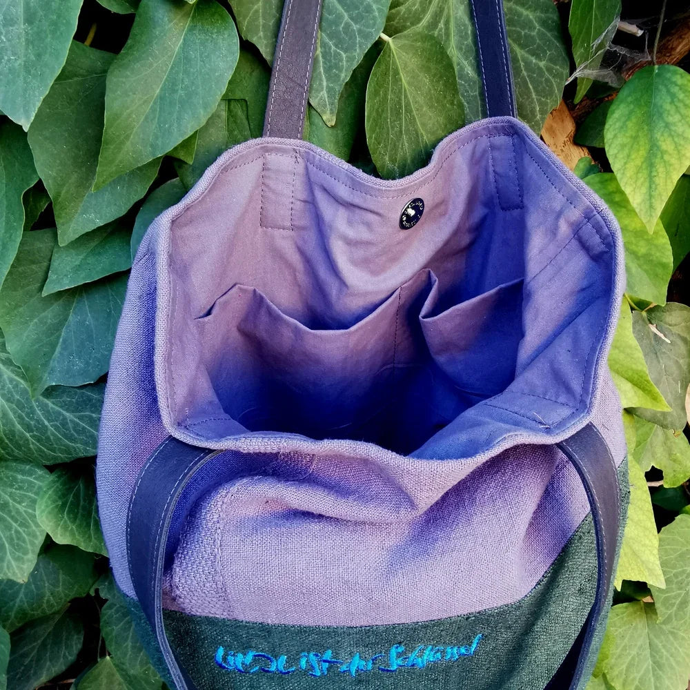 Edle Schultertasche „Liebe ist der Schlüssel“ – Original von Sign by Jwala®, handgefertigt, Premium-Qualität, modische Tasche für Alltag und besondere Momente