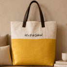 Premium Schultertasche „Liebe ist der Schlüssel“ Bauernleinen Creme-Gelb – Sign by Jwala®, edle Handarbeit, Unikat, besondere Tragetasche für Alltag, Shopping und besondere Anlässe