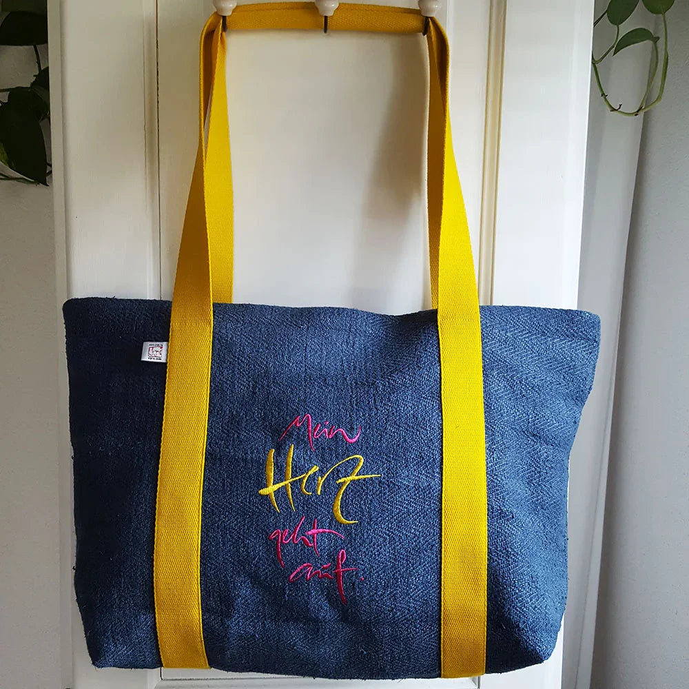 Exklusiver Shopper „Mein Herz geht auf“ aus Bauernleinen – handgemachte Strandtasche, Original von Sign by Jwala®, Limited Edition, nachhaltige Beach Bag für Sommer und Urlaub