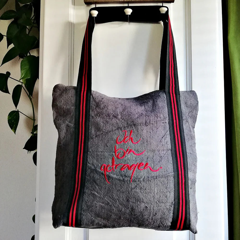 Exklusive Schultertasche „Ich bin getragen“ – handgefertigter Shopper aus Bauernleinen, Original von Sign by Jwala®, Limited Edition, stilvolles Unikat für Alltag und Freizeit