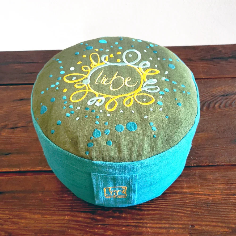 MediKissen Liebe Ornament online kaufen – Meditationskissen aus Bauernleinen, sichere Online-Bestellung im SignShop Tirol