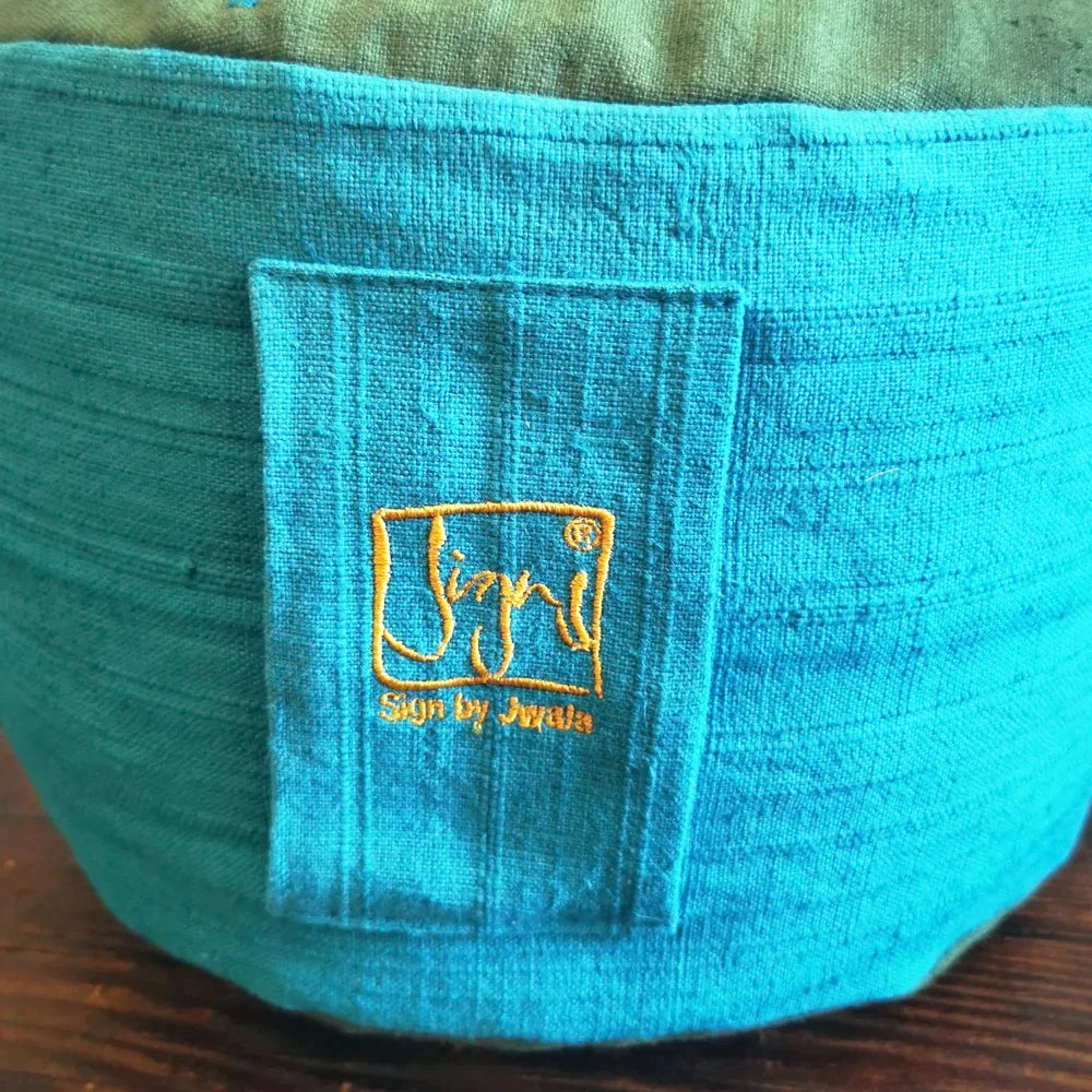 MediKissen Liebe Ornament aus Bauernleinen kaufen – hochwertiges Meditationskissen, sicher im SignShop Tirol