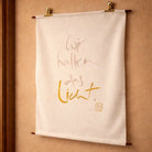 Premium Wandteppich „Wir halten das Licht“ – Sign by Jwala® Original, hochwertige Handarbeit, einzigartiges Unikat aus Tirol, exklusives Wohnaccessoire
