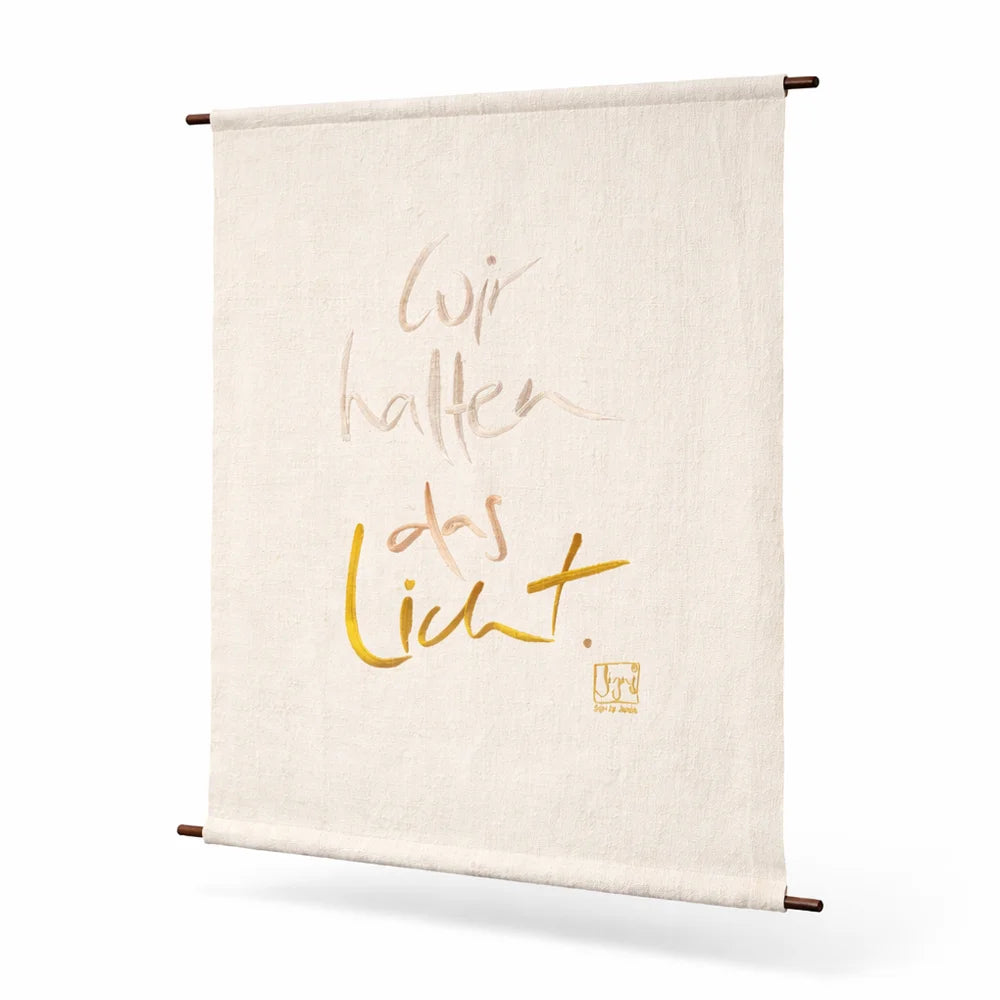 Luxus Wandteppich „Wir halten das Licht“ – Sign by Jwala®, exklusive Deko, liebevoll gefertigt, Einzelstück aus Tirol, Premium-Kunst für dein Zuhause