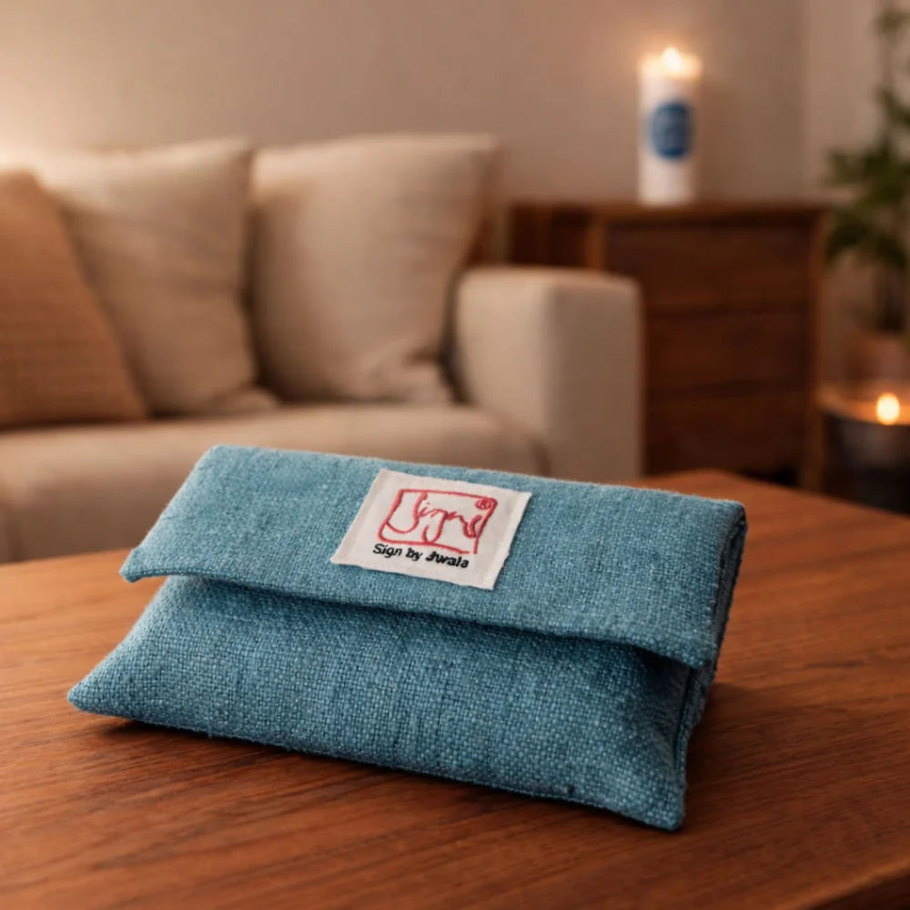 Inspirierendes Set „Fingerzeige“ Buch & 54 SignKarten von Jwala Gamper – Handgemachte Bauernleinen-Tasche in Petrol, exklusiv online im SignShop Tirol bestellen