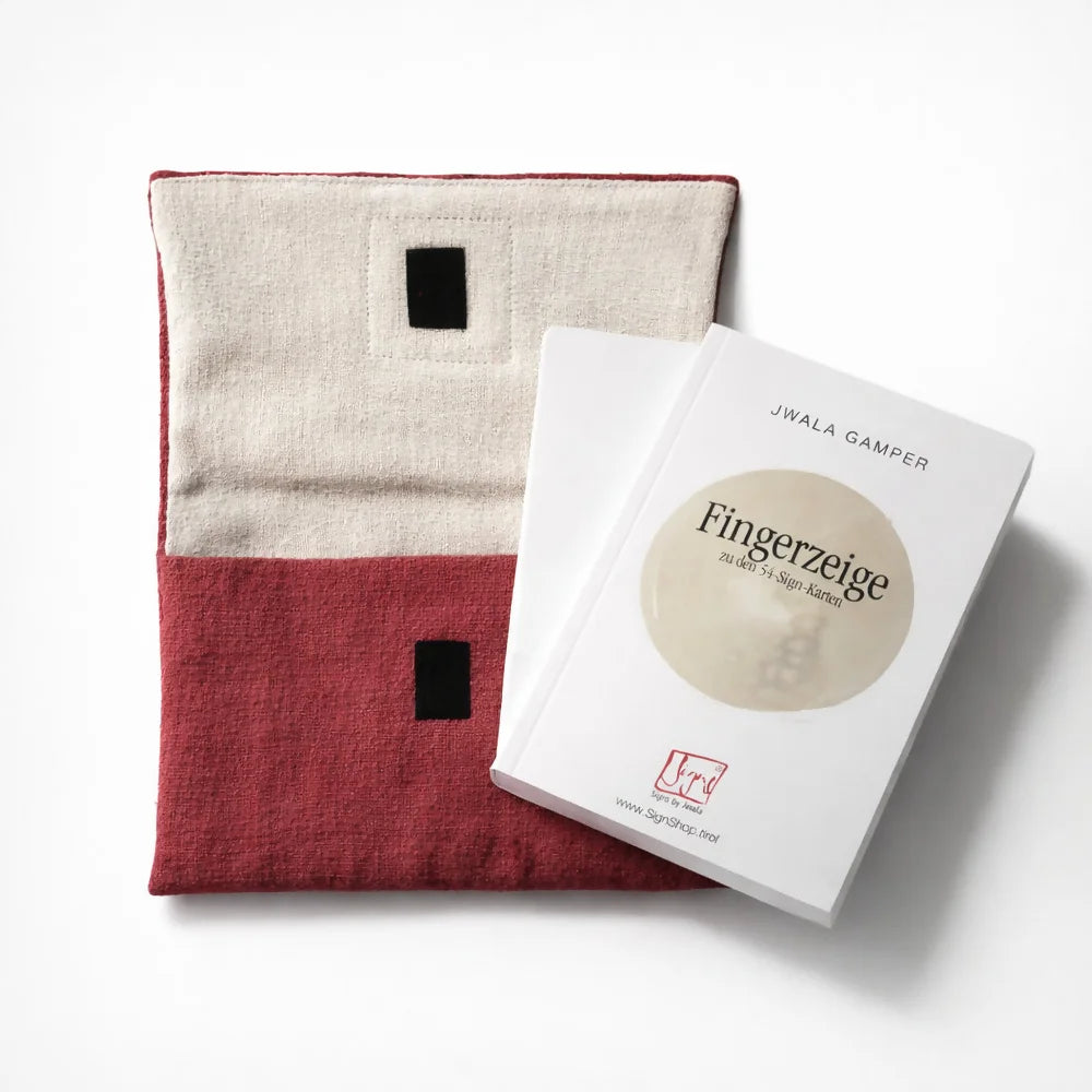 Orakelkarten-Set „Fingerzeige“ im SignShop Tirol – spirituelle Begleitung in einer handgemachten Rosenholz Bauernleinen-Tasche für Sinnsucher und Sinnsucherinnen und persönliche Entwicklung