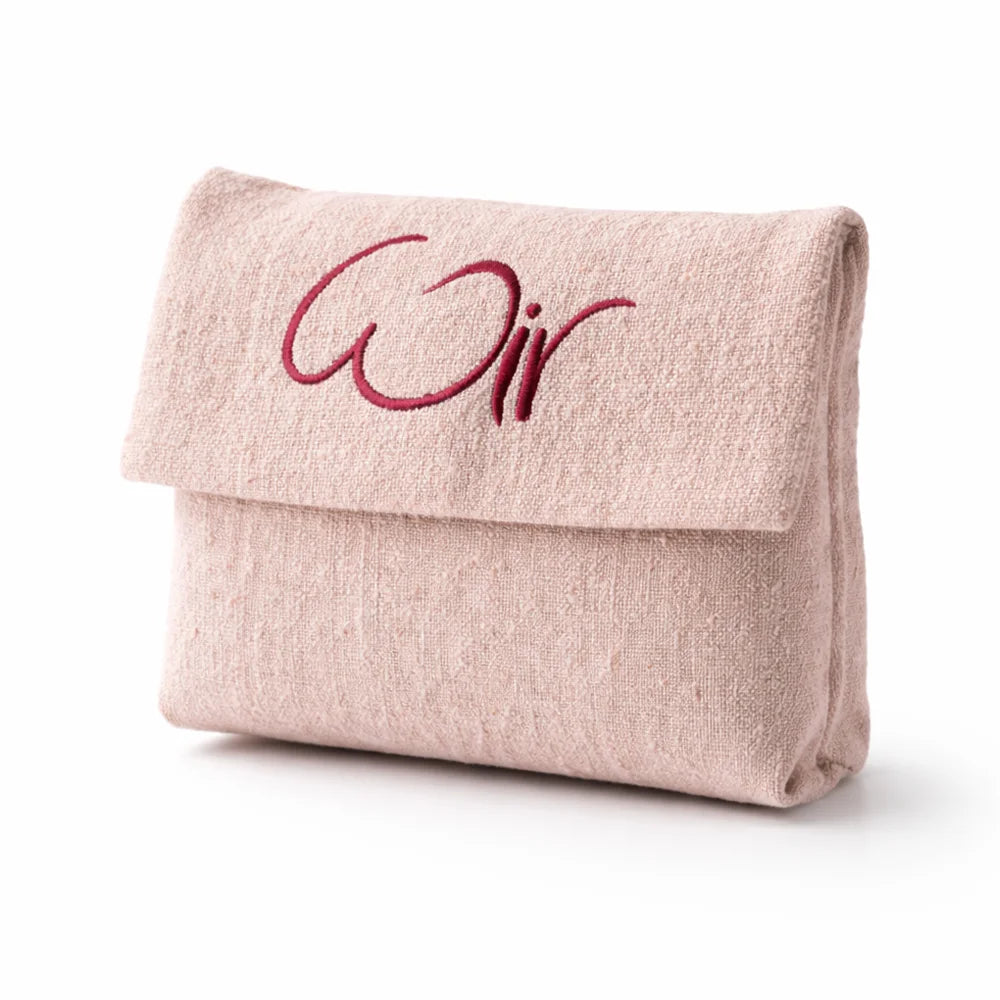 Hochwertiges WIR-Karten-Set mit limitierter Bauernleinen-Tasche Zartrosa, Stickerei Beere, Futter Weiß – sichere Online-Bestellung im SignShop Tirol