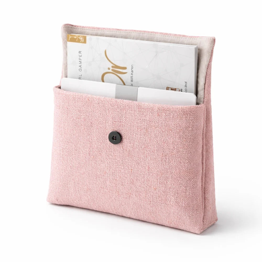 Limitiertes WIR-Karten-Set mit Bauernleinen-Tasche Zartrosa, Stickerei Beere und Futter Weiß online kaufen – exklusives Set, sicher bestellen im SignShop Tirol