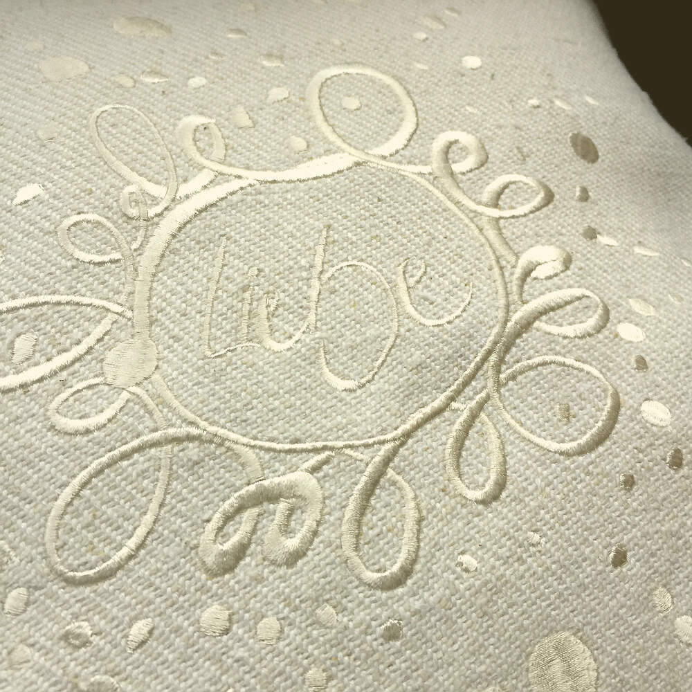 Bauernleinen Zirbenkissen "Liebe Ornament" grob