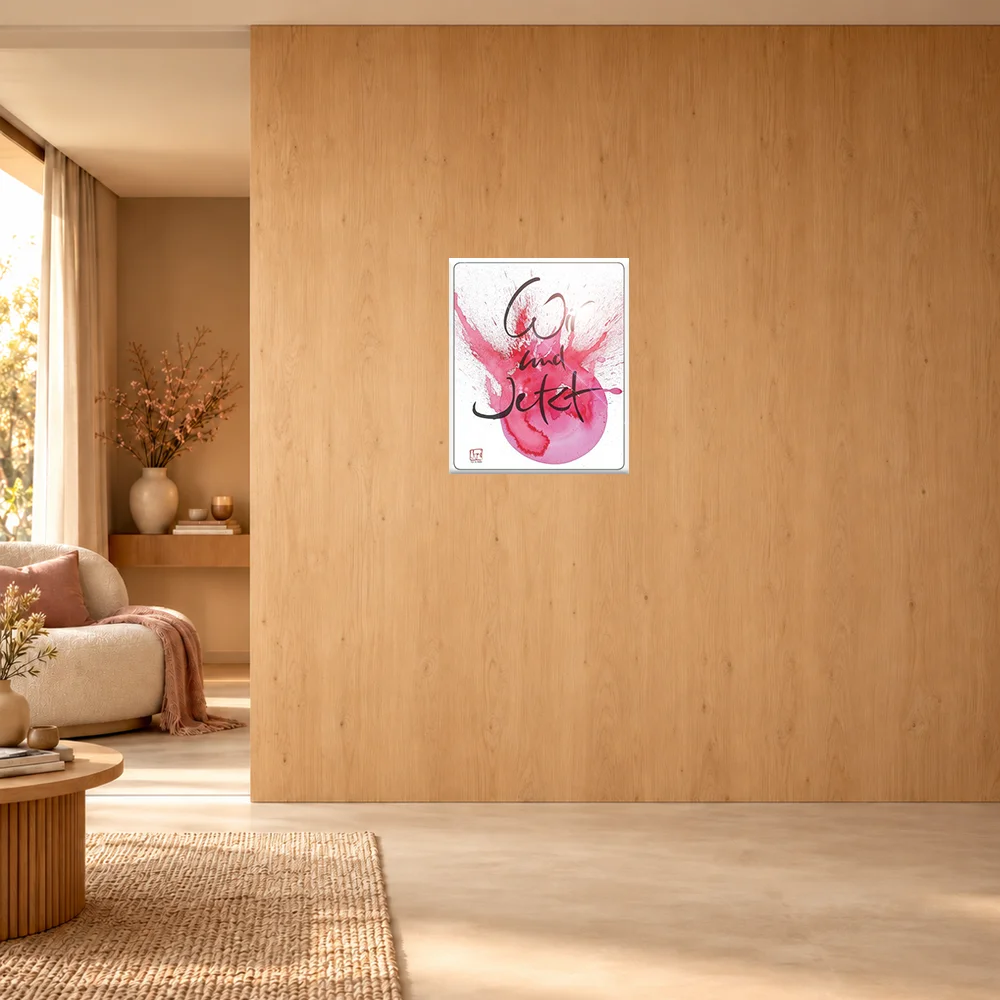 Künstlerisches Wandbild hinter Acrylglas mit dem Sign by jwala 50x60 cm „Wir und Jetzt“ und einem kreisförmigen Aquarell-Element in kräftigem Magenta, stilvoll inszeniert über einem hellen Fußboden.