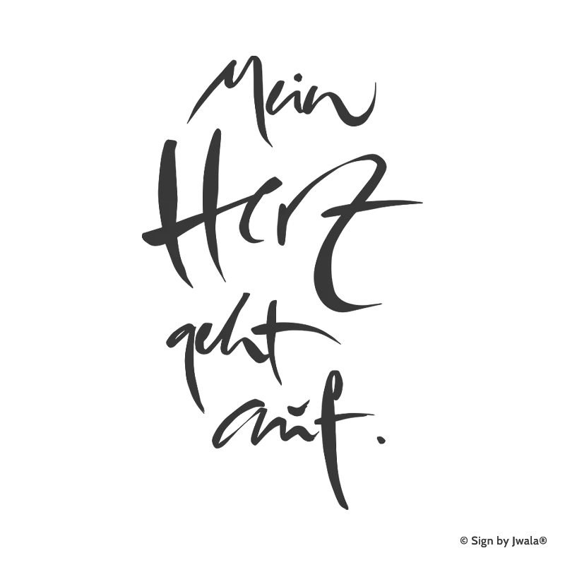 Die Botschaft „Mein Herz geht auf“ wird auf Kissen, veganen Kerzen, Grußkarten, Impulskarten, Wanddekoration, Taschen, Sitzkissen, Malas mit Halbedelsteinen und Riedel Gläsern aus dem Onlineshop SignShop Tirol angebracht und entfaltet dort ihre spirituelle Wirkung. Mit SignShop Tirol Logo und Copyright von Jwala®.