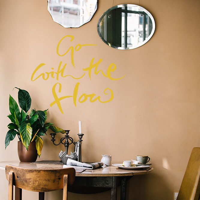 Wandtattoo "Go with the flow"